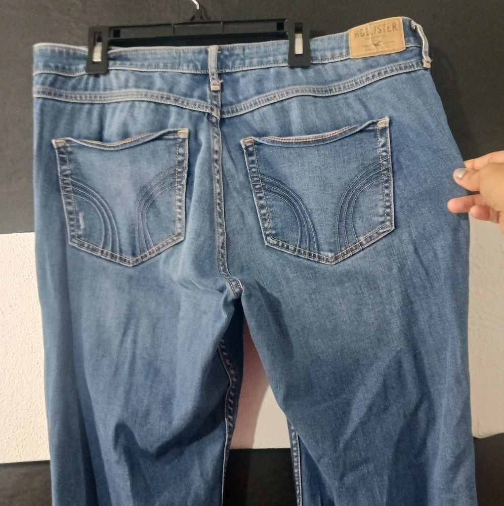 Hollister Women Super Skinny High Rise Ripped Jeans - Picture 6 of 8